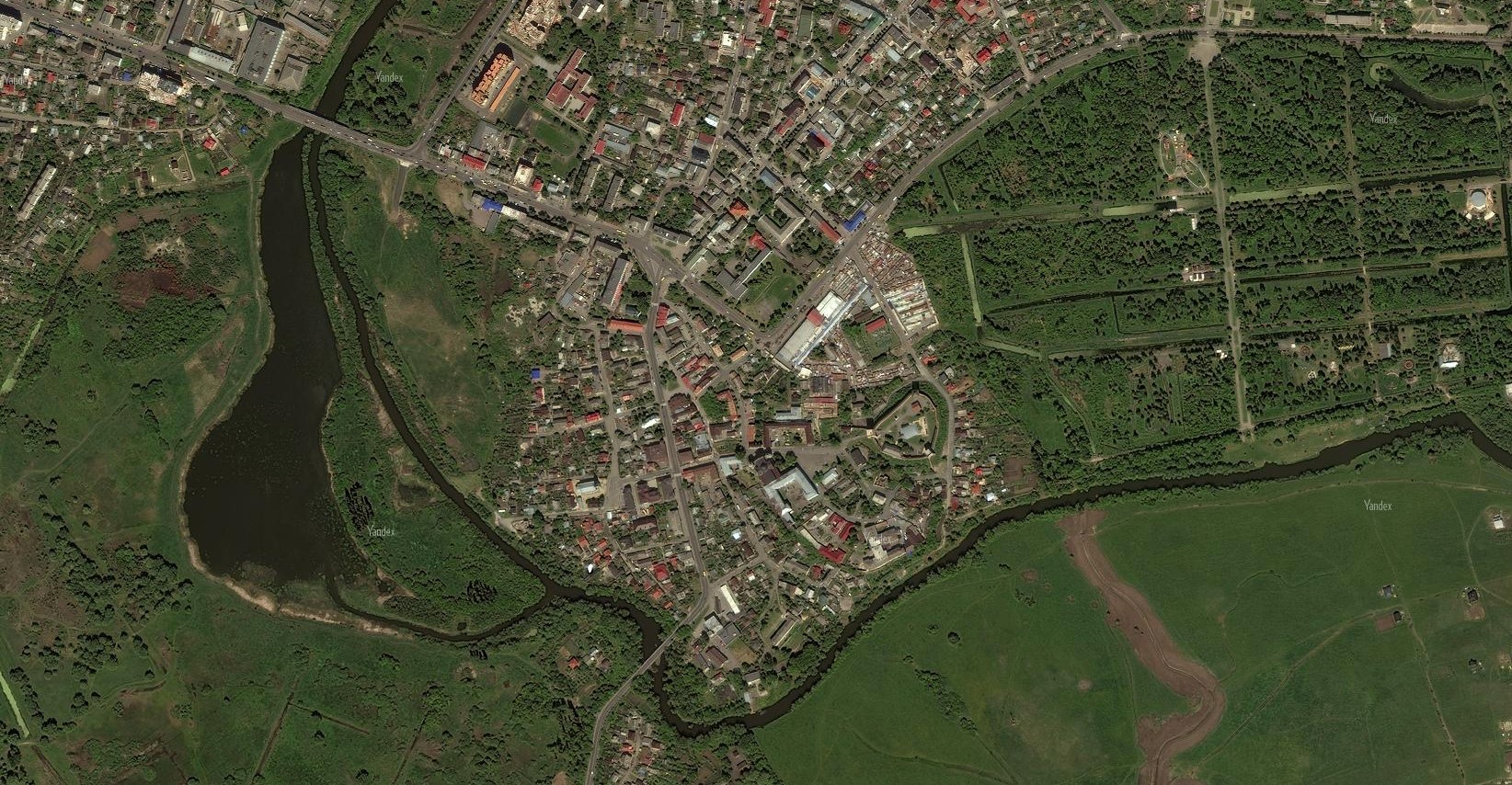 Старе місто залишається ізольованим «півостровом» на фоні інших частин Луцька. Фото Тараса Пахолюка.