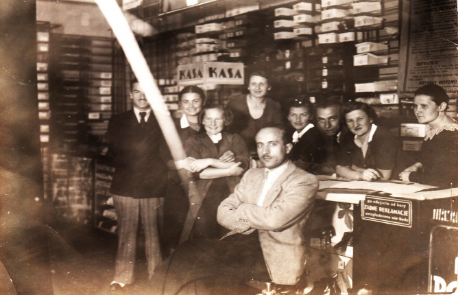Інтер’єр магазину «Bata» в Луцьку, 1930-ті роки