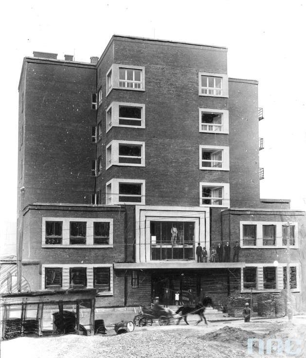 Будівництво пошти у Бориславі, 1930 р.