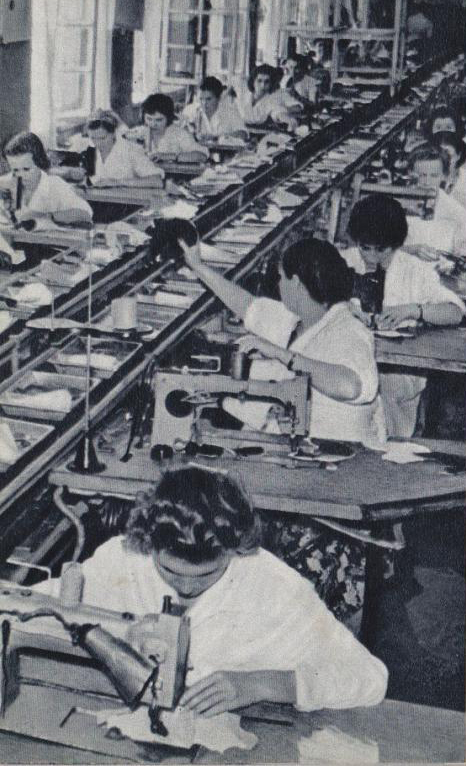 Працівниці взуттєвої фабрики