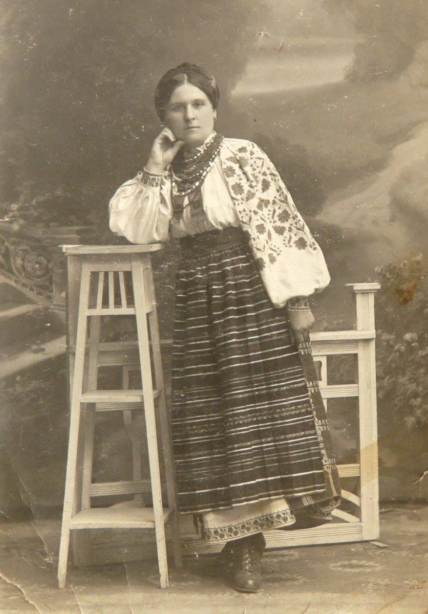 Дівчина з Рівненщини, 1920-ті роки