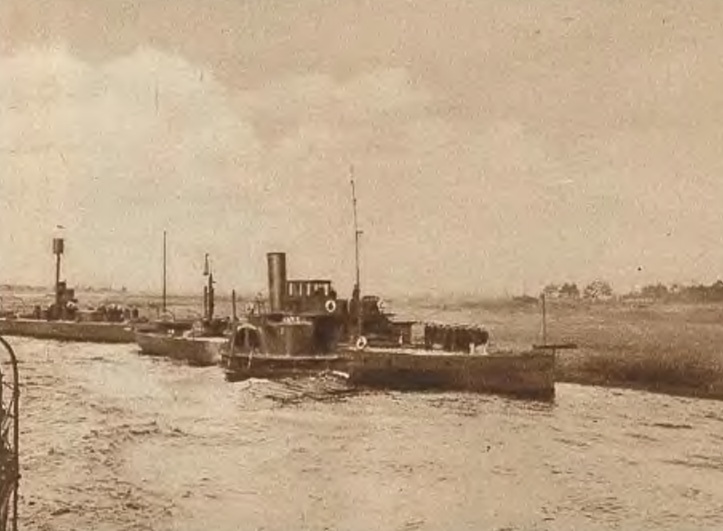 Військовий річковий транспорт на Поліссі.