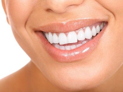 Дівчина кинула хлопця після того, як він вилікував їй зуби