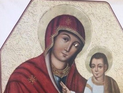 У Володимирі-Волинському вандали сплюндрували ікону Божої Матері