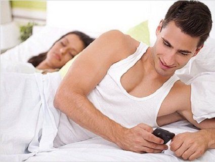 У РФ депутат запропонував заборонити чоловікам зраджувати своїм дружинам