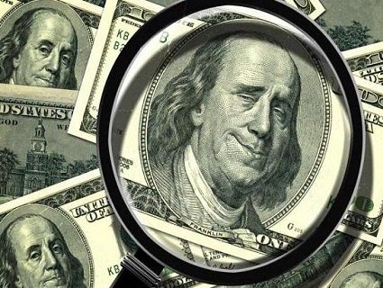 Аферист виманив у довірливого чоловіка майже велику суму грошей