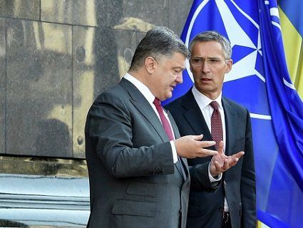 Росія сама штовхає Україну у НАТО - Порошенко