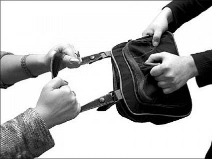 В центрі Луцька пограбували алжирця