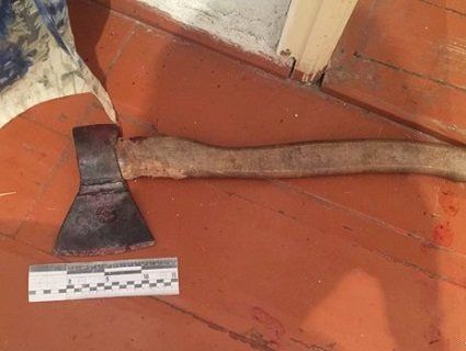 Під час п'яної сварки син зарубав батька сокирою