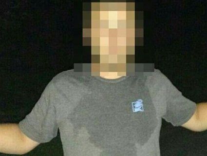 Неадекват накинувся на таксиста в ножем