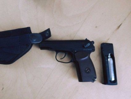 Житель Волині намагався провезти в Польщу пістолет