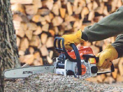 Волинянин порізав собі руку бензопилою