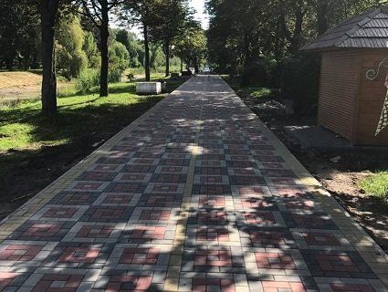 Луцький парк почали проводити в порядок