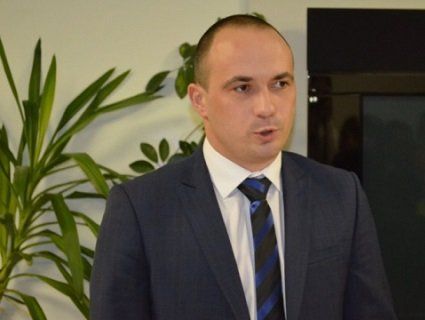 Голова Волинського центру зайнятості заявив, що його машину хочуть спалити