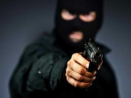 У Києві грабіжники відібрали у двох чоловіків 5 мільйонів гривень