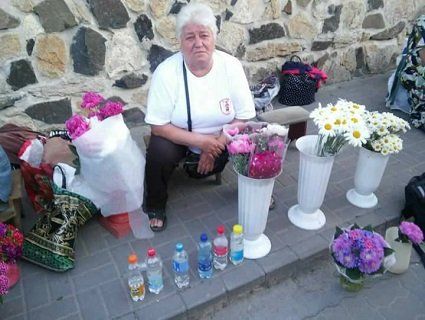 Муніципали вдруге спіймали жінку на торгівлі сурогатом