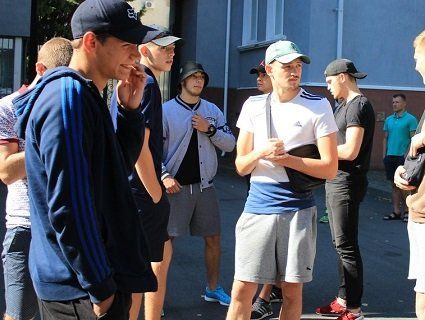 В Луцьку пікетують СБУ через затримання голови «Варти порядку»