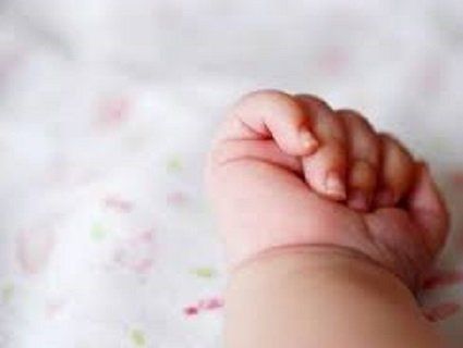 На Рівненщині знайшли матір, яка викинула в каналізацію немовля