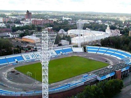 На росйському стадіоні замість трави -  фарбований гравій