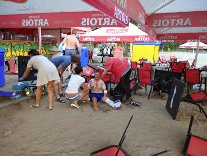 Кривава перестрілка на пляжі закінчилася смертю чоловіка і пораненням дитини