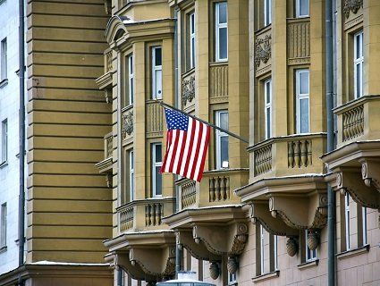 США призупиняє видачу віз росіянам