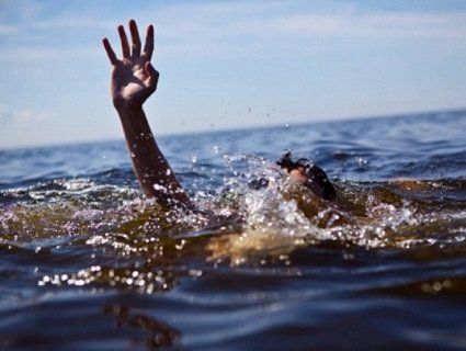 П'яний чоловік ледь не втопив подругу в Стиру на очах у людей