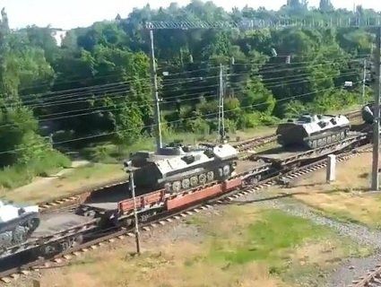 РФ знову перекидає зброю на Донбас