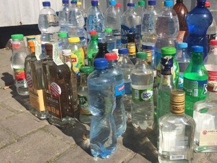 На Луцькому базарі зловили торговця сурогатом