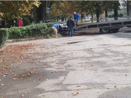 У Луцьку автомобіль злетів з дороги