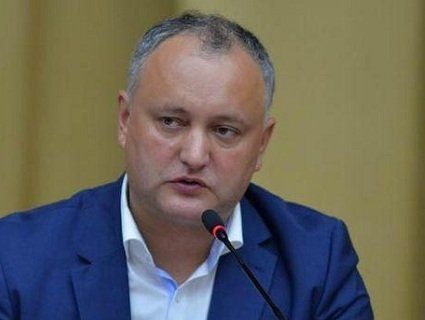 Президент Молдови хоче покарати військових, які поїхали на навчання в Україну