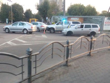 У Луцьку зіткнулися два легковика