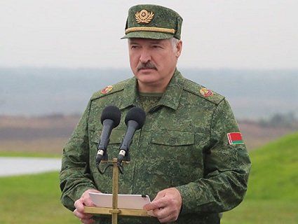 Лукашенко запевнив, що не збирається атакувати Україну
