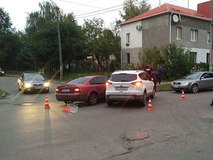 У Луцьку зіткнулися два авто