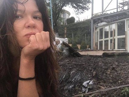 Згоріла домівка Руслани Лижичко : блискавка влучила прямо в будинок.