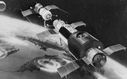 25 жовтня на землю впаде радянський супутник