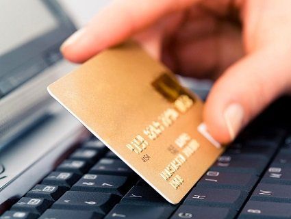 Шахраї знімають гроші з карток, які знаходяться у господарів