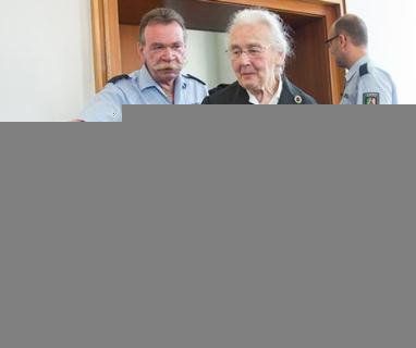 88-річну жінку засудили до шести місяців в'язниці за заперечення Голокосту