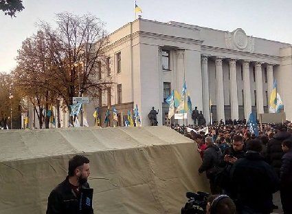 У центрі Києва почалася кривава бійня: у мітингувальників три серйозні вимоги (фото,відео)