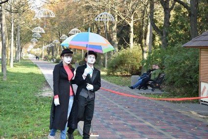 Як вам оновлені алеї у центральному парку Луцька?