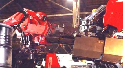 Перша у світі битва багатотонних роботів зі США і Японії (відео)