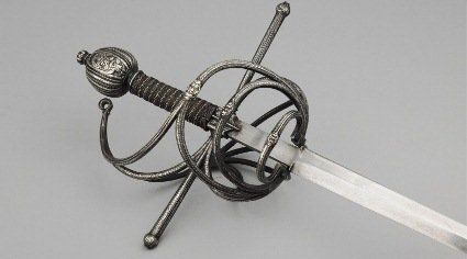 Волинянин хотів через Інтернет продати рапіру