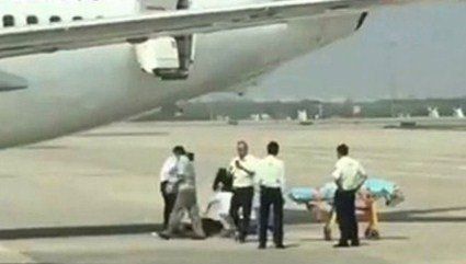 Стюардеса китайської авіакомпанії випала з літака