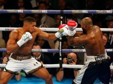 Джошуа захистив титул чемпіона світу з боксу (відео)