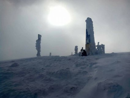 Зима прийшла в Карпати - Говерла вже під снігом (фото)
