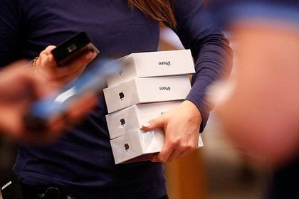 Більше 300 iPhone X викрали з фірмового магазину (відео)