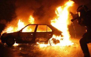 В Одесі за ніч згоріло близько 10 автомобілів (відео)