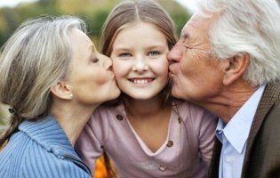 Як бабусі та дідусі шкодять своїм онукам