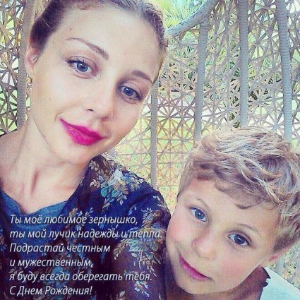 Українська співачка привітала свого сина незвичним способом (відео)