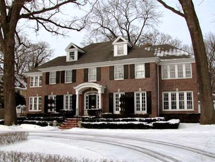 Дім з історією: цікаві факти про маєток з фільму «Сам удома» (відео)