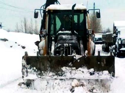 Луцьких автомобілістів закликали не заважати прибирати сніг на вулицях